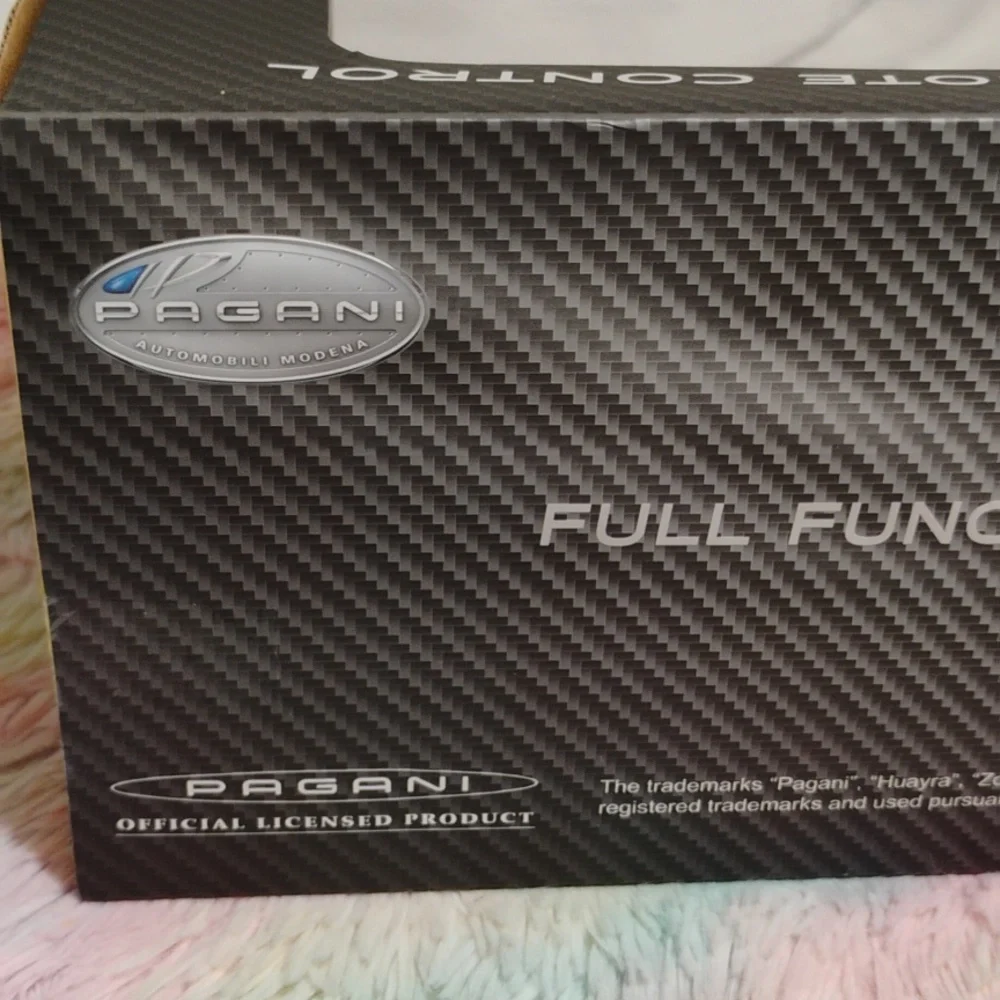 (A-4) NWT Pagani Huayra R/C Scale 1:14 Pearl White Sport Car Large
